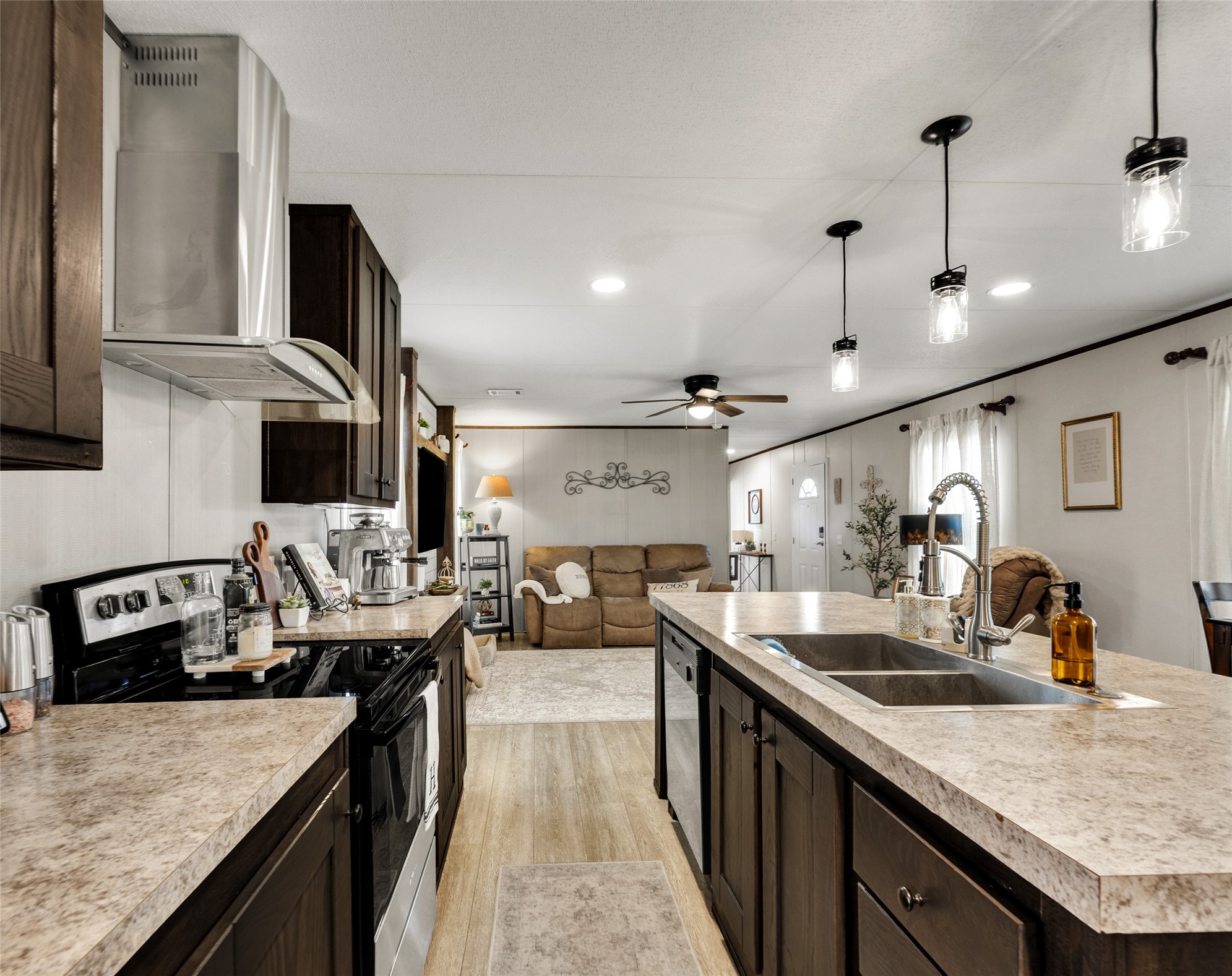 3133 Henderson Road Navasota, TX 77868 - Photo 8 of 26 a kitchen with lots of counter space