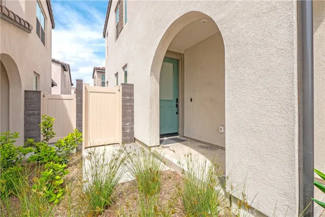 a view of a back yard of a building