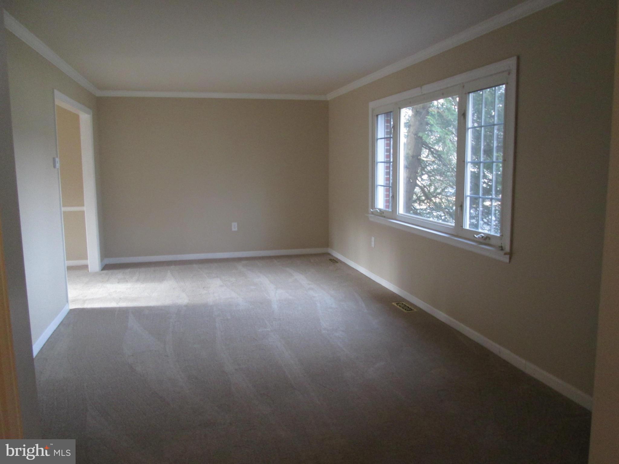 1903 Hemlock Road Edgewood, MD 21040 - Photo 5 of 28 Living Room