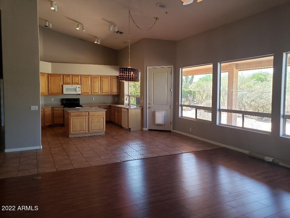 9556 East Kimberly Way Scottsdale, AZ 85255 - Photo 5 of 25 Kitchen and Breakfast Area