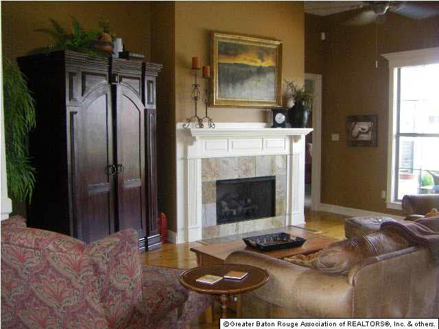 3207 Shadows Lake Drive Baton Rouge, LA 70816 - Photo 3 of 21 Gallery Image 3