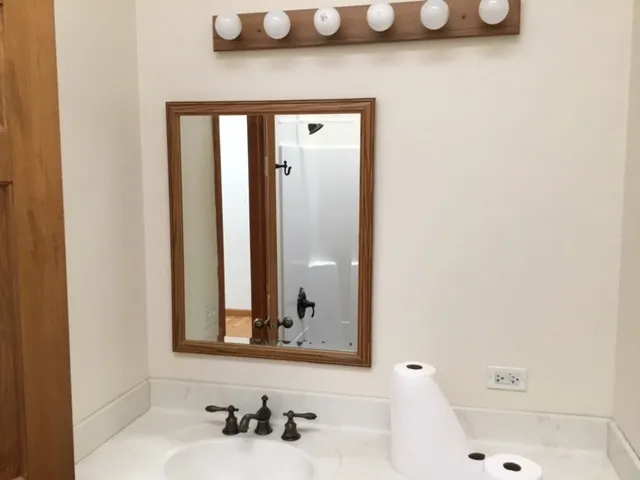 $1,950 | 116 North Main Street, Unit 3, Wheaton, IL 60187