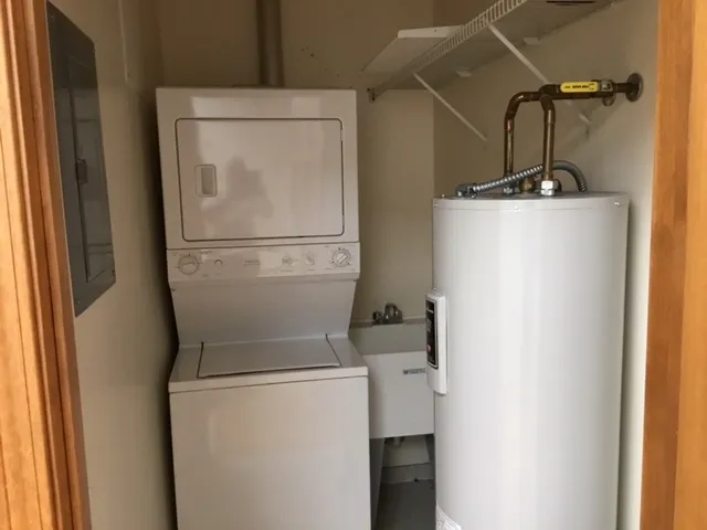 $1,950 | 116 North Main Street, Unit 3, Wheaton, IL 60187