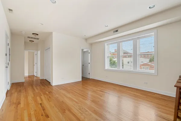 $2,550 | 1432 North Maplewood Avenue, Unit 304, Chicago, IL 60622