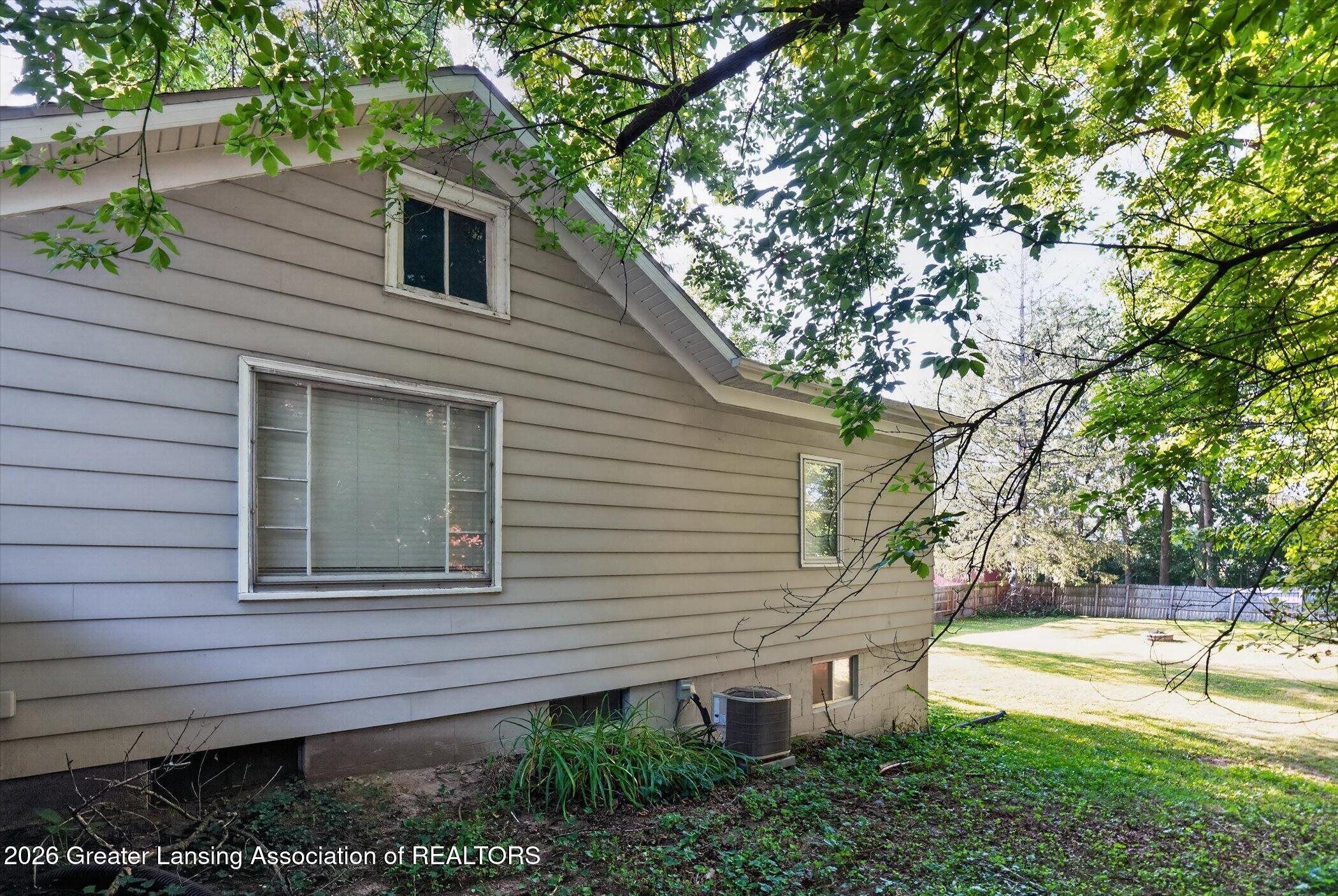 2020 Hamilton Road Okemos, MI 48864 - Photo 34 of 38 35-2020-Hamilton-Rd-WindowStill-Photogra
