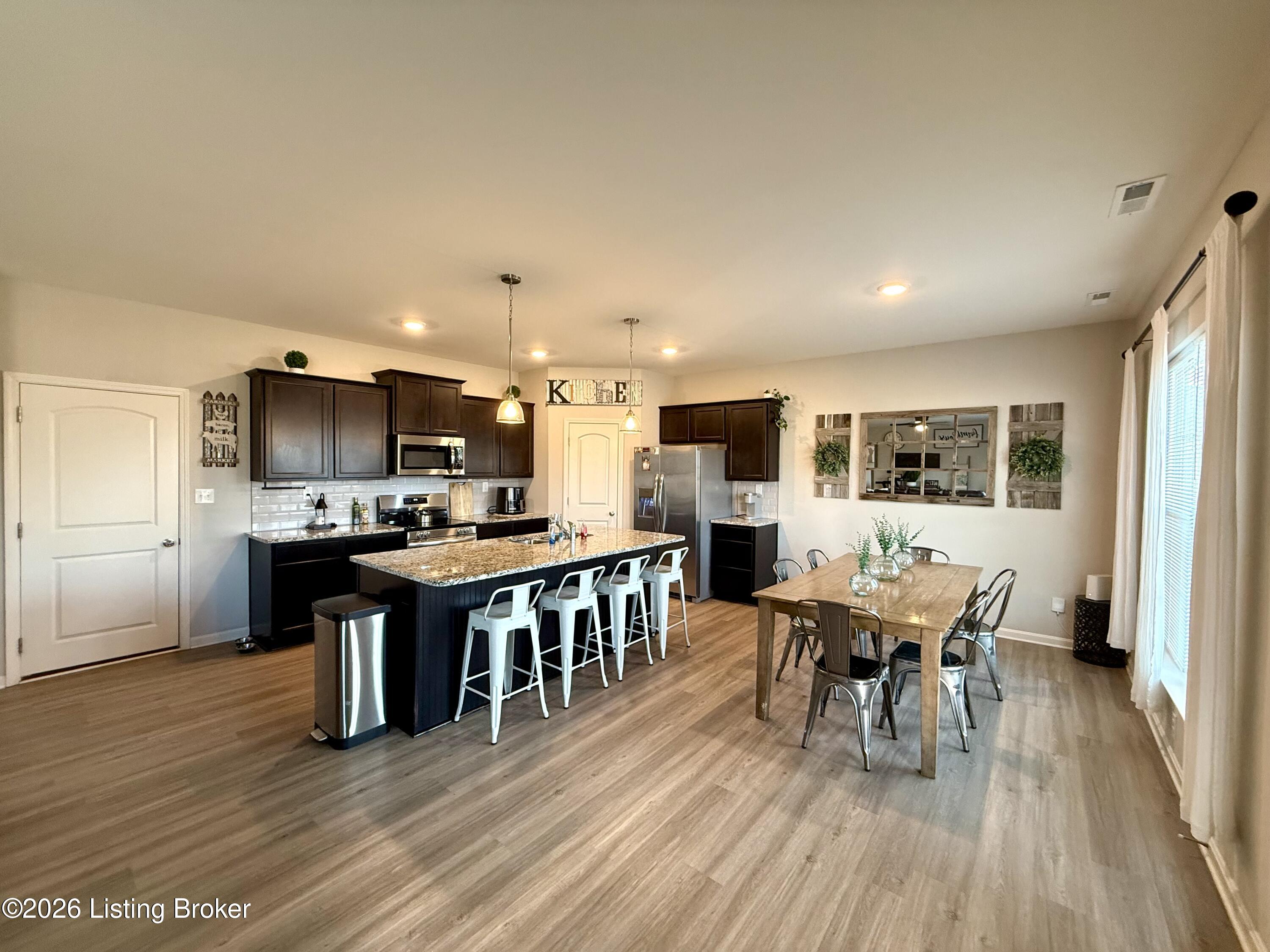 8403 Gateway Run Road Louisville, KY 40229 - Photo 7 of 19 Kitchen Dining Area