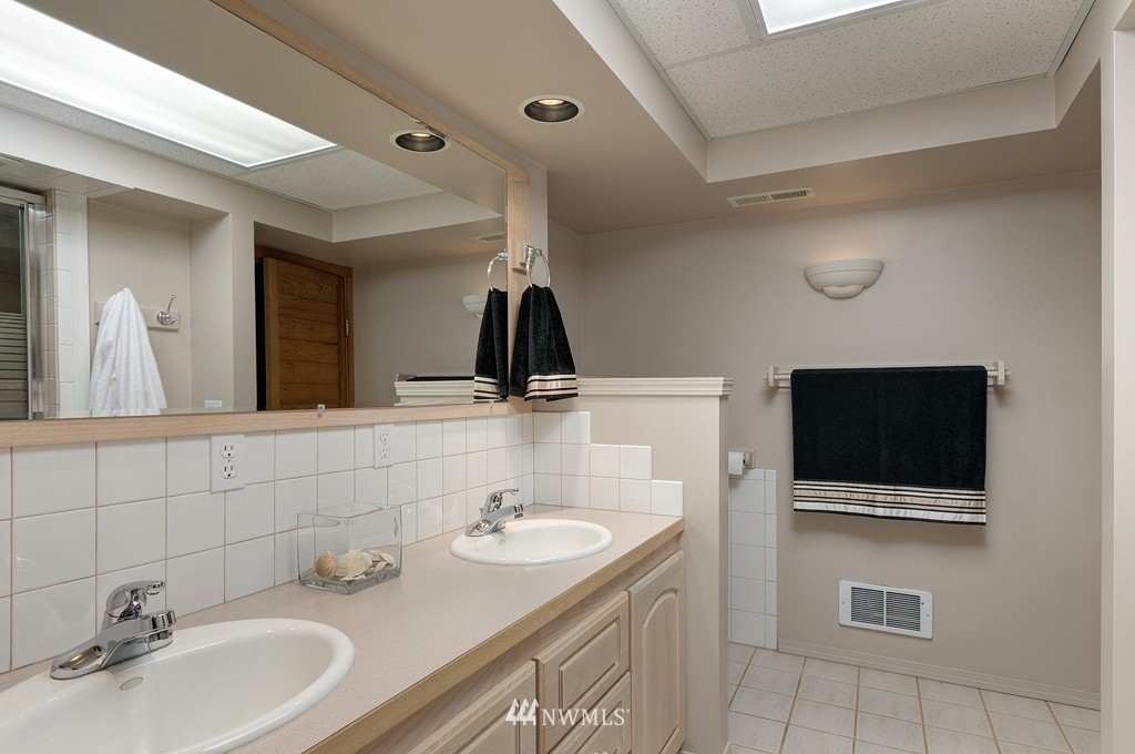 25822 Highland Road Northeast Kingston, WA 98346 - Photo 18 of 25 Gallery Image 18