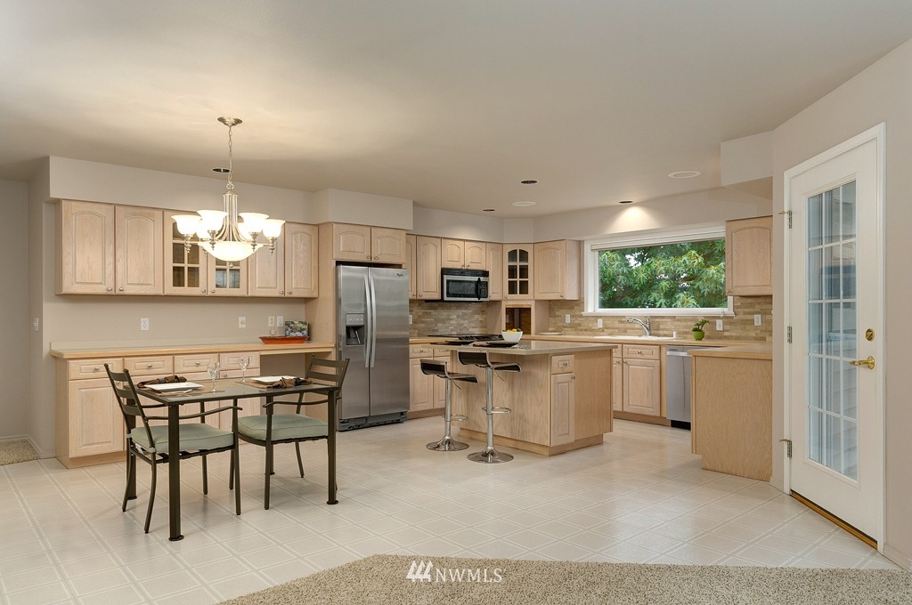 25822 Highland Road Northeast Kingston, WA 98346 - Photo 7 of 25 Gallery Image 7