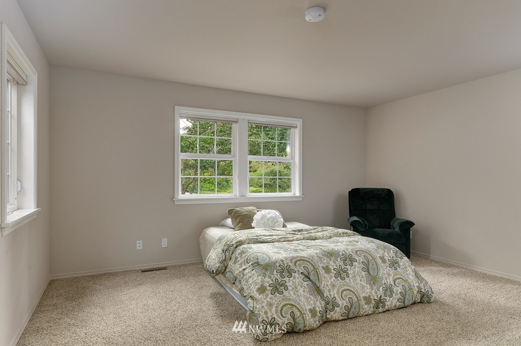 25822 Highland Road Northeast Kingston, WA 98346 - Photo 10 of 25 Gallery Image 10