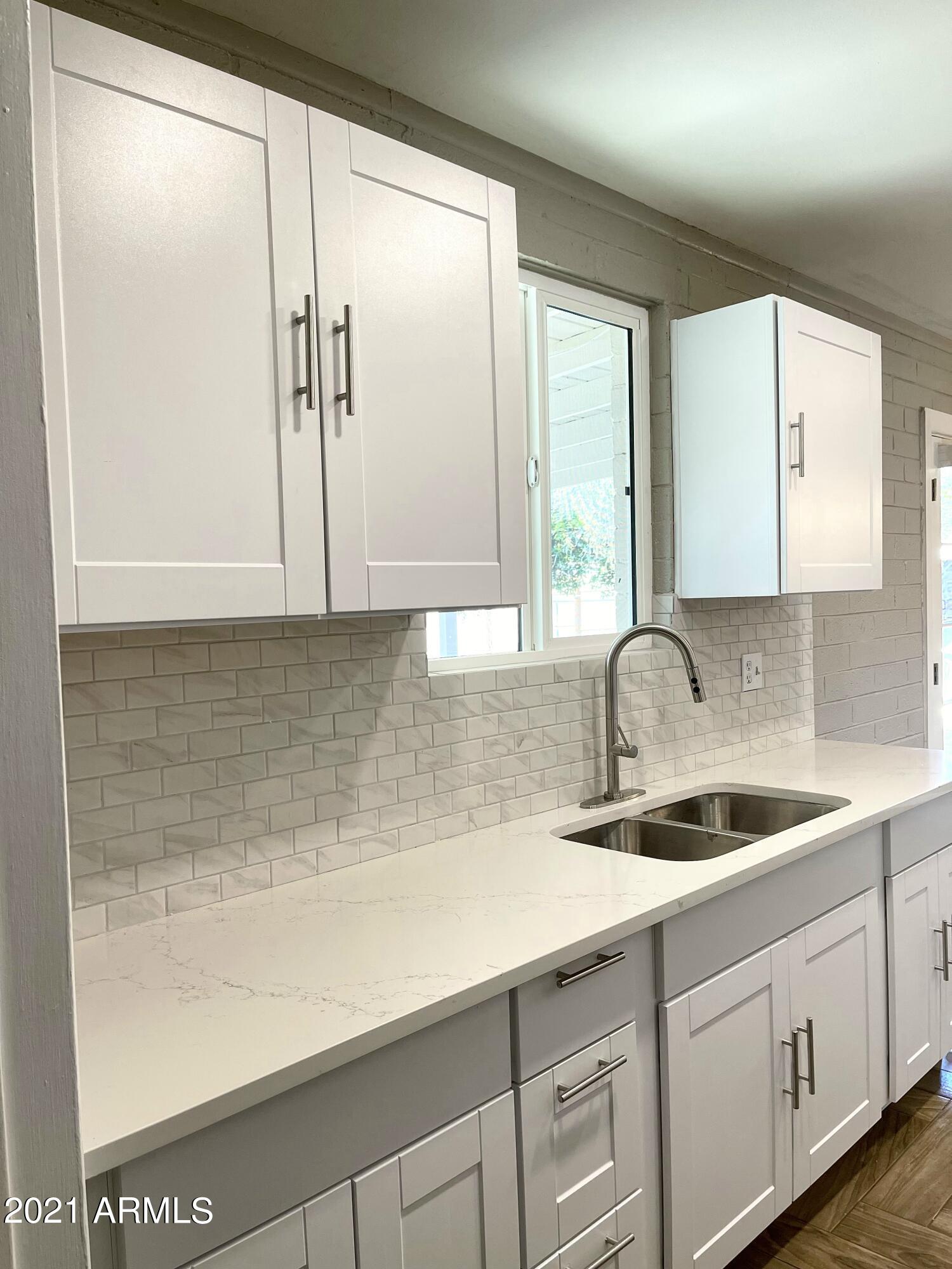 3106 West Bethany Home Road Phoenix, AZ 85017 - Photo 5 of 14 Kitchen