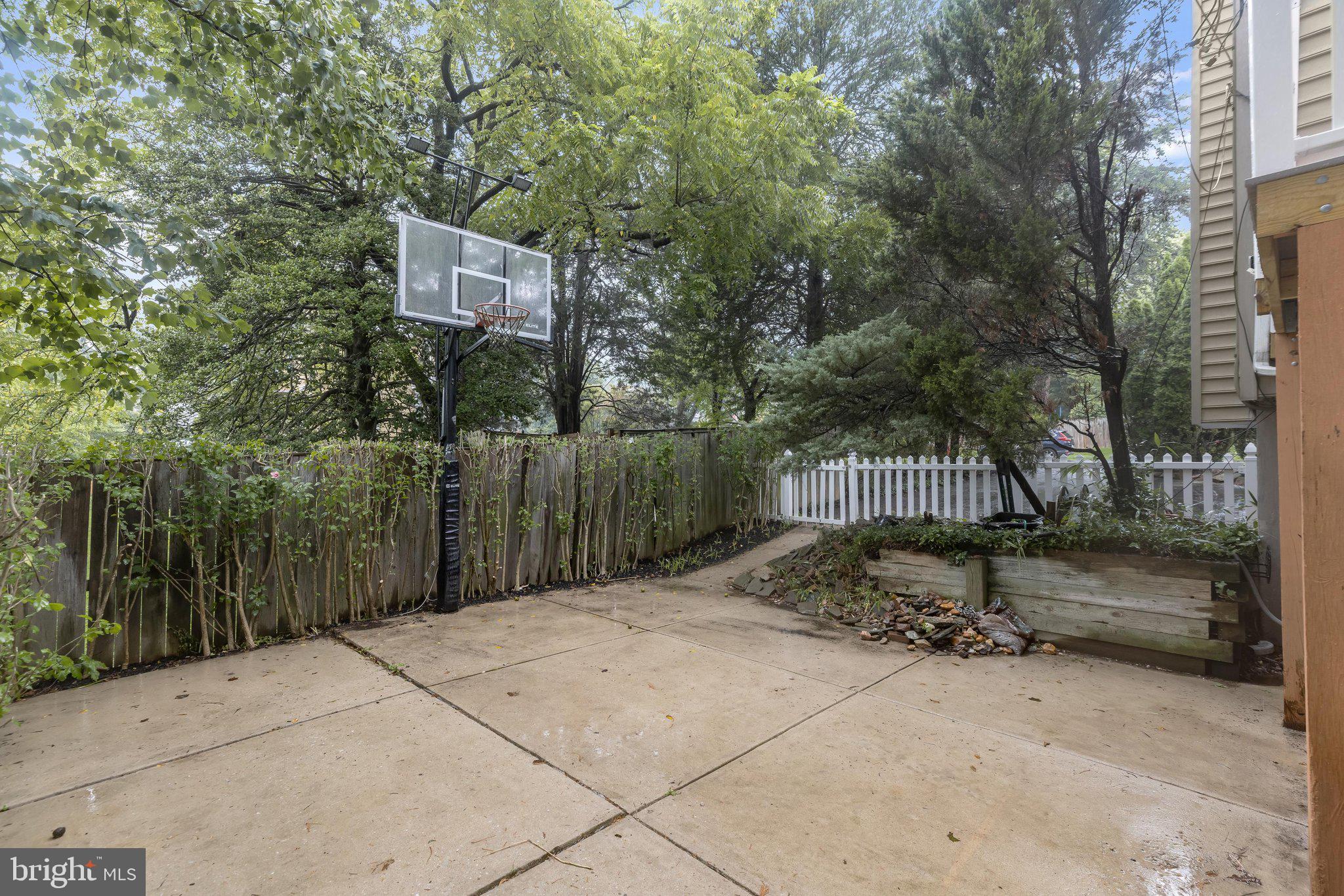 923 Arran Road Baltimore, MD 21239 - Photo 69 of 78 Patio