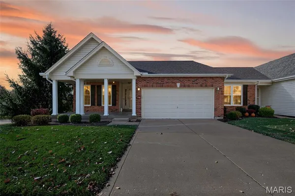 $420,000 | 14734 Ladue Bluffs Crossing Drive, Chesterfield, MO 63017