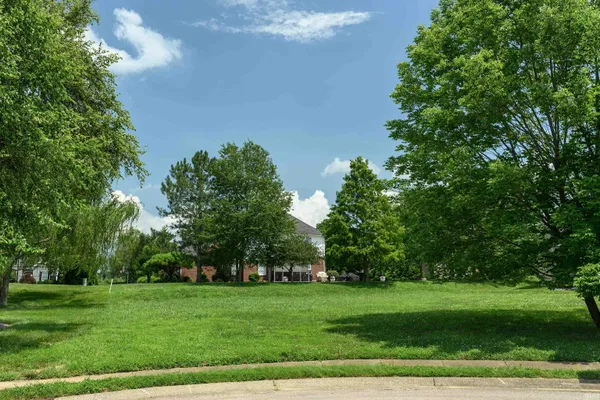 $95,000 | 2200 Pebble Beach Drive, Newburgh, IN 47630