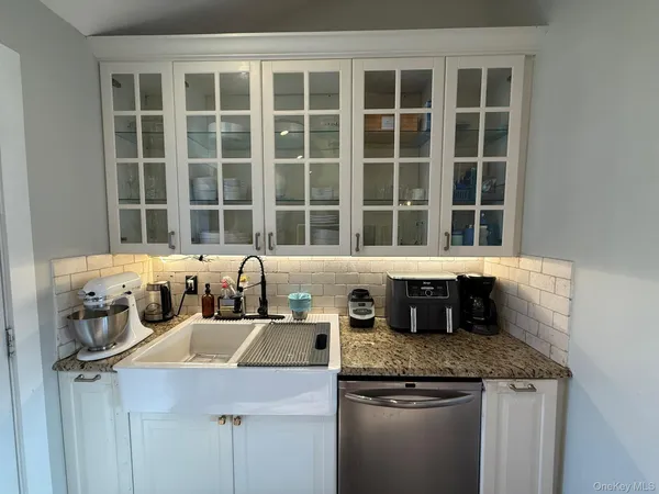 $599,000 | 1026 Howells Road, Bay Shore, NY 11706