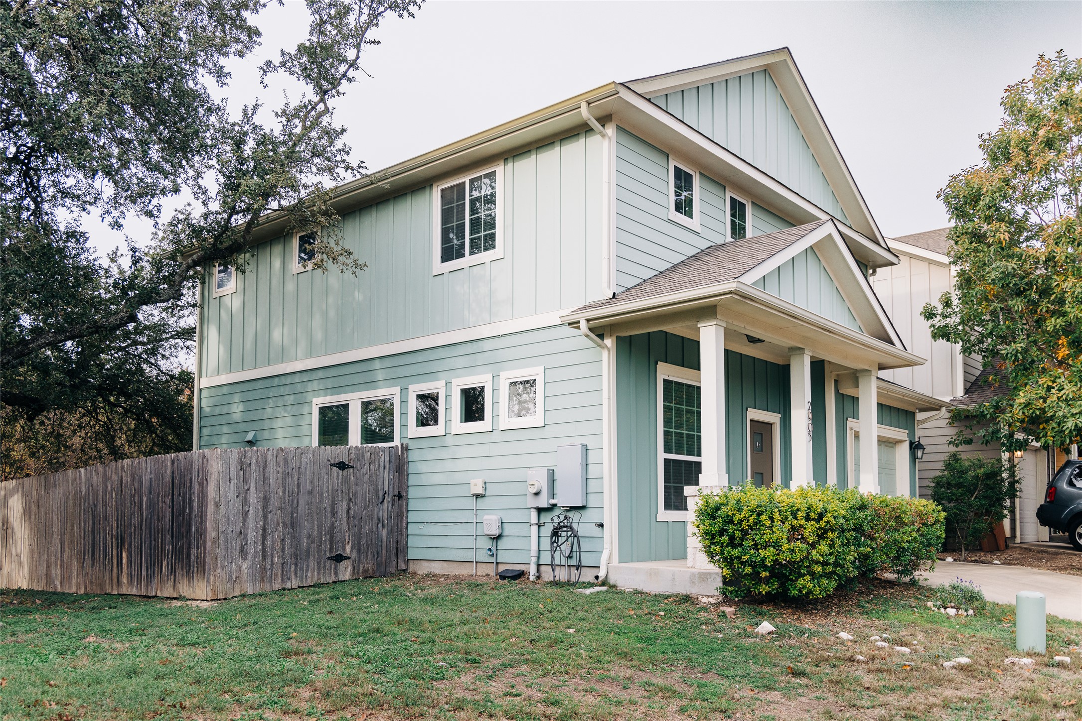 2905 Acopio Bend Austin, TX 78745 - Photo 2 of 29