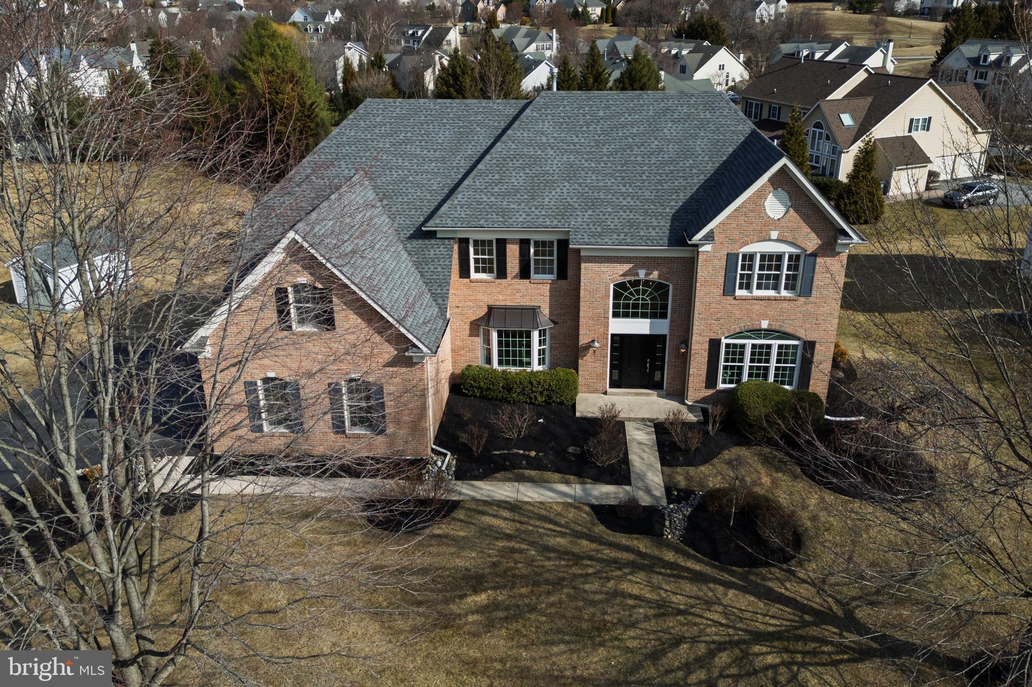 a house view with a outdoor space