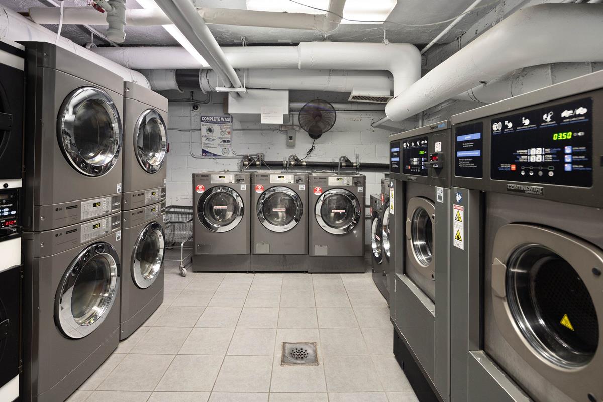 233 East 69th Street, Unit 17G Manhattan, NY 10021 - Photo 10 of 14