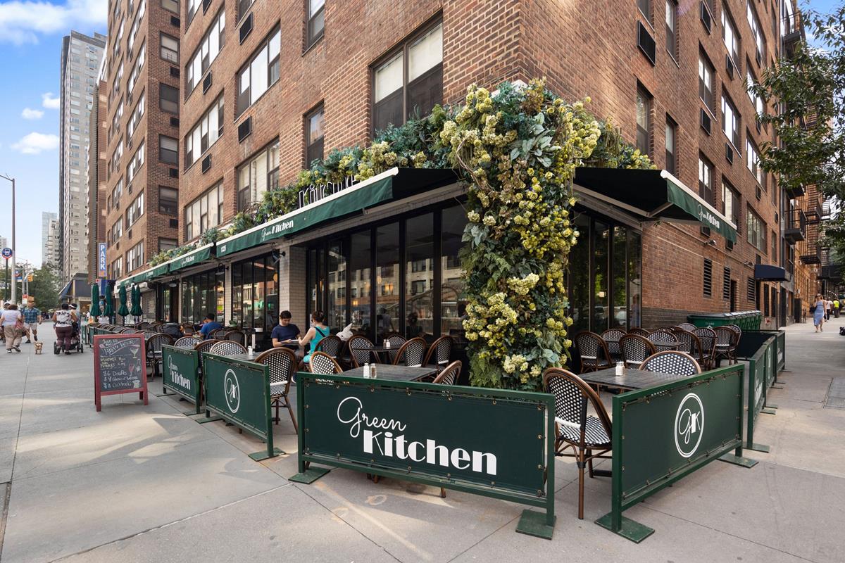 233 East 69th Street, Unit 17G Manhattan, NY 10021 - Photo 12 of 14