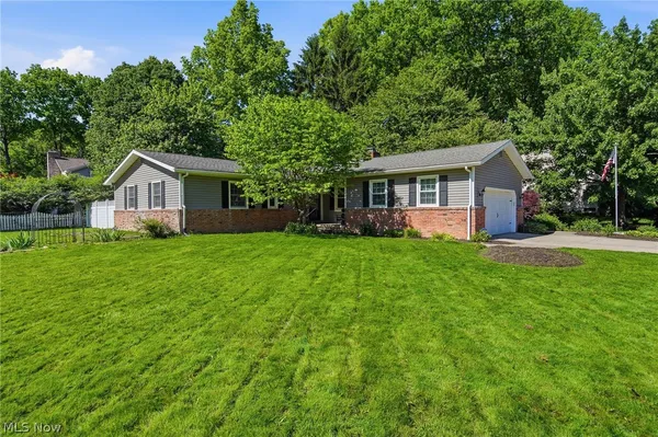 $289,900 | 1484 Woodlake Boulevard, Stow, OH 44224