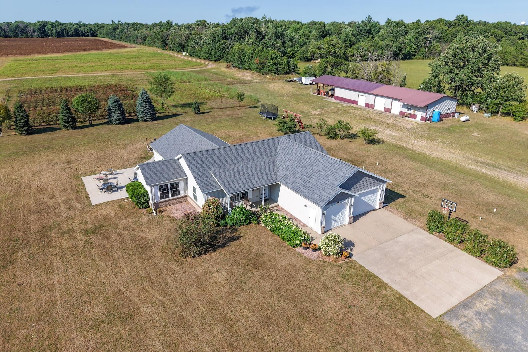 1792 County Rd G Nekoosa, WI 54457 - Photo 1 of 60 Gallery Image 1