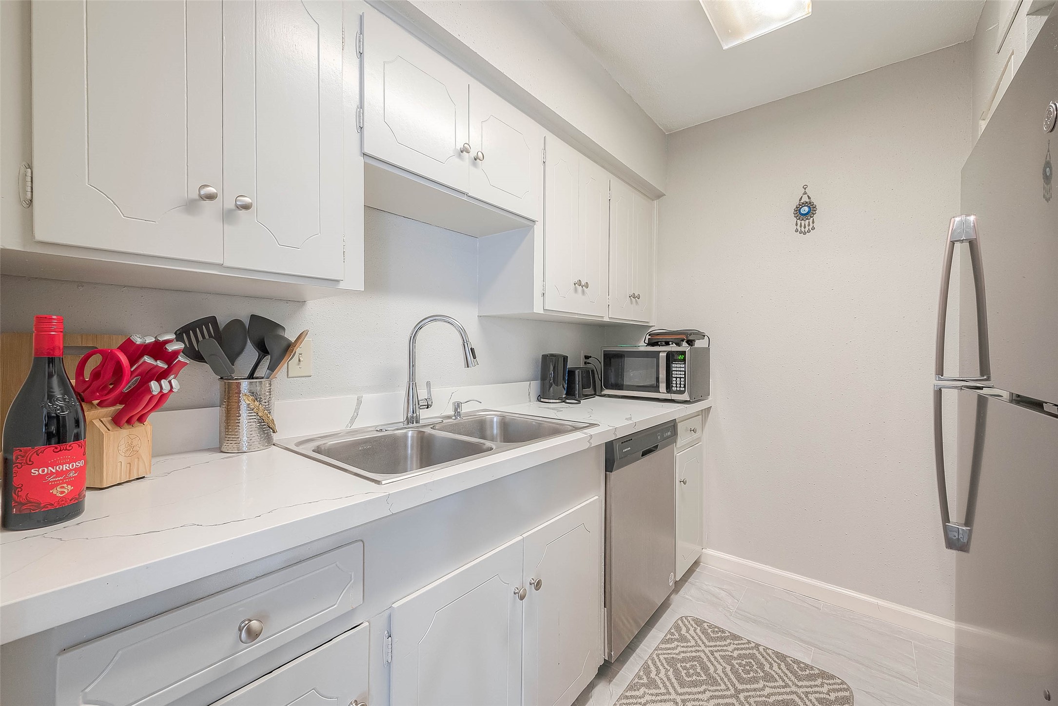 2121 Fountain View Drive, Unit 15 Houston, TX 77057 - Photo 11 of 27