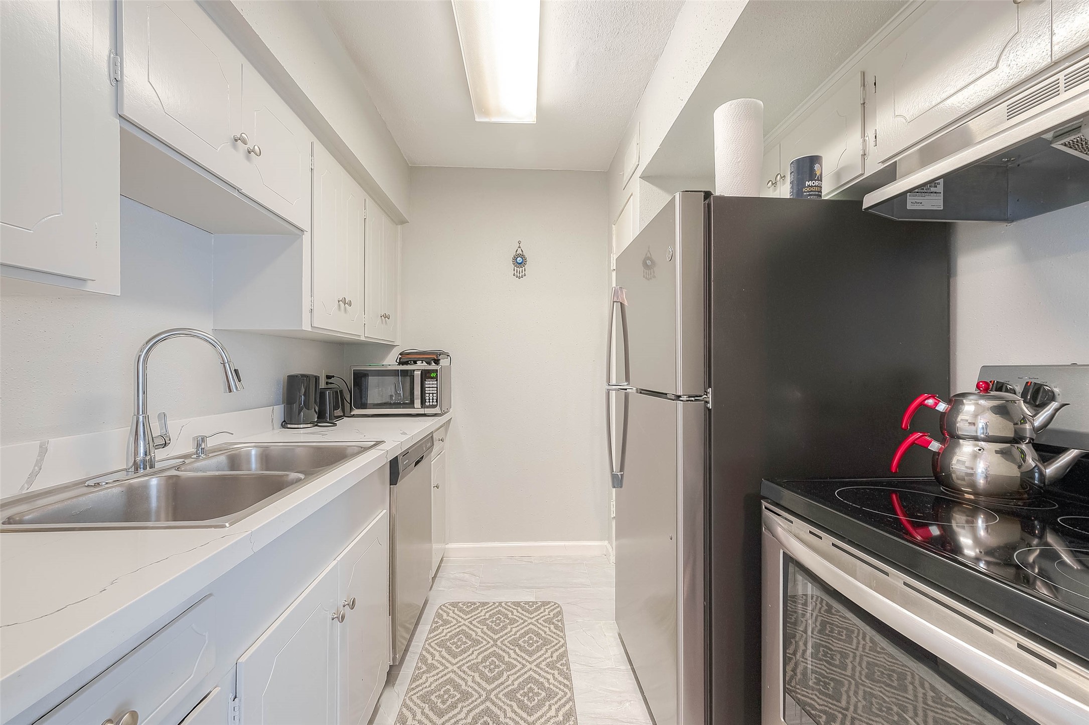 2121 Fountain View Drive, Unit 15 Houston, TX 77057 - Photo 12 of 27