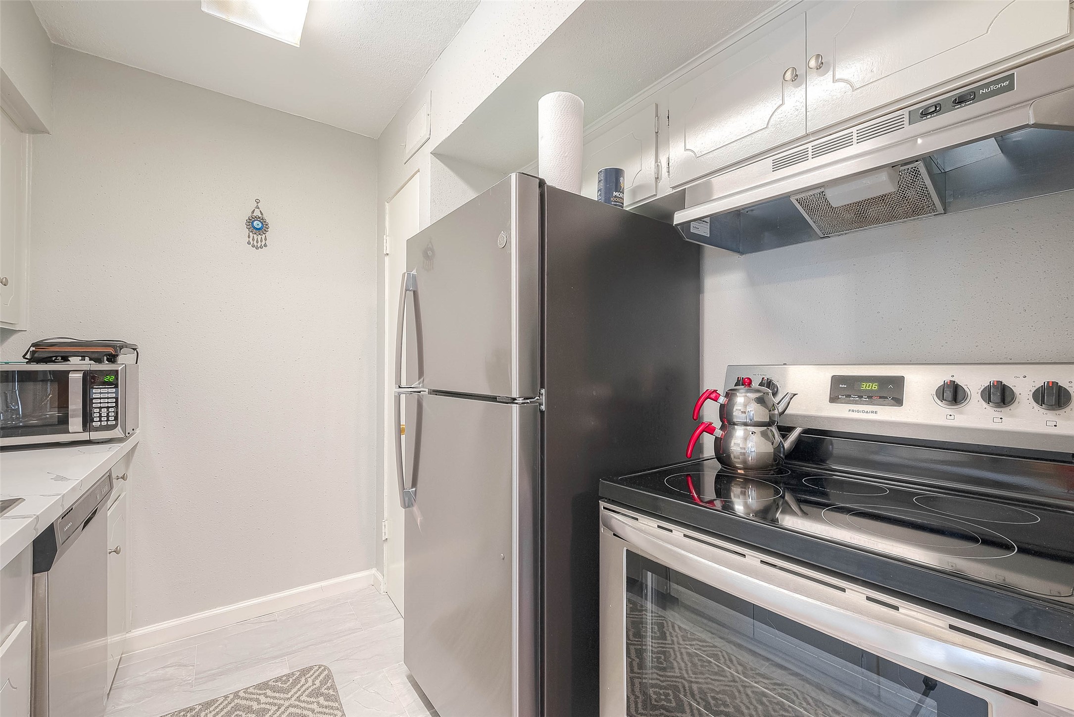 2121 Fountain View Drive, Unit 15 Houston, TX 77057 - Photo 13 of 27