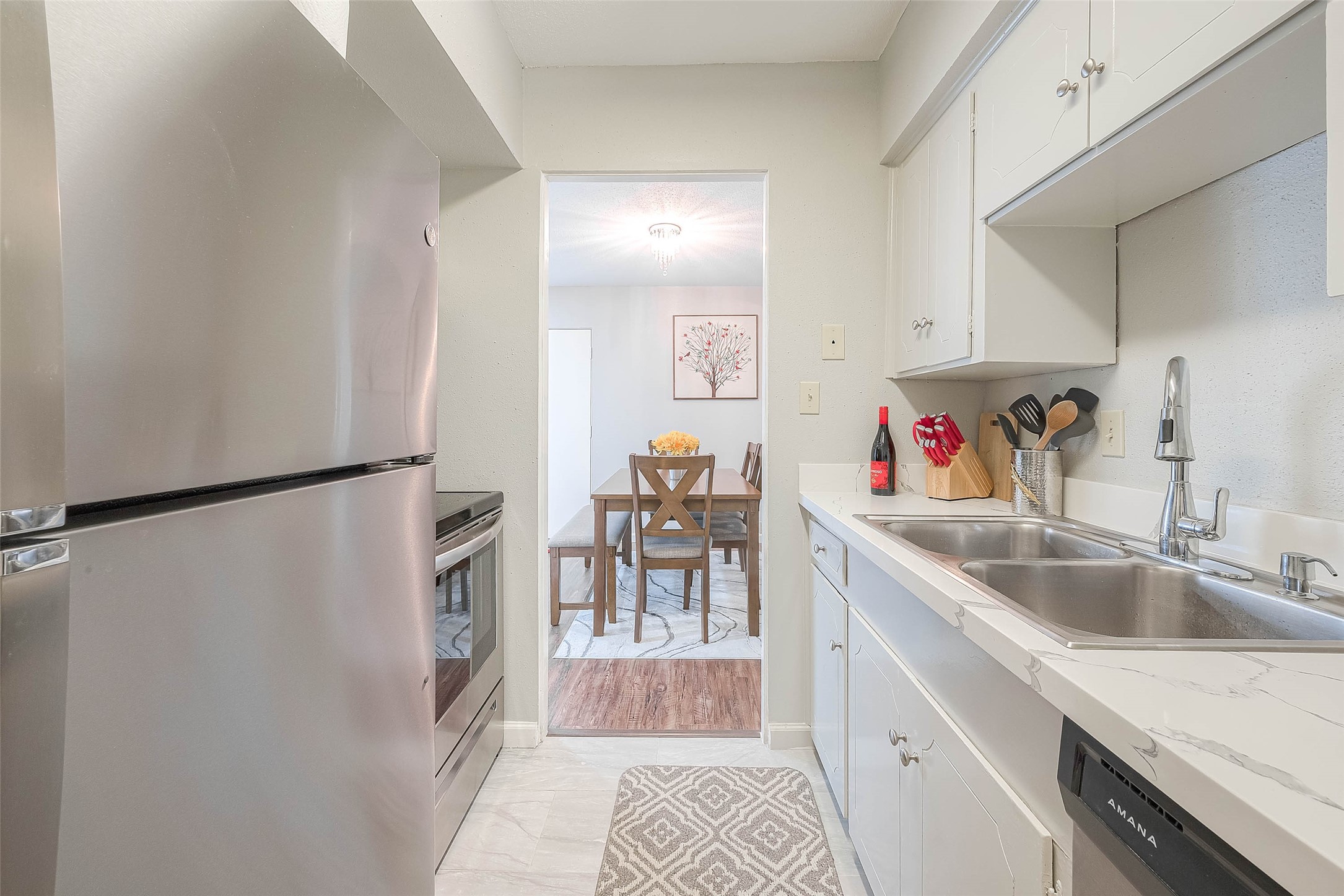 2121 Fountain View Drive, Unit 15 Houston, TX 77057 - Photo 14 of 27