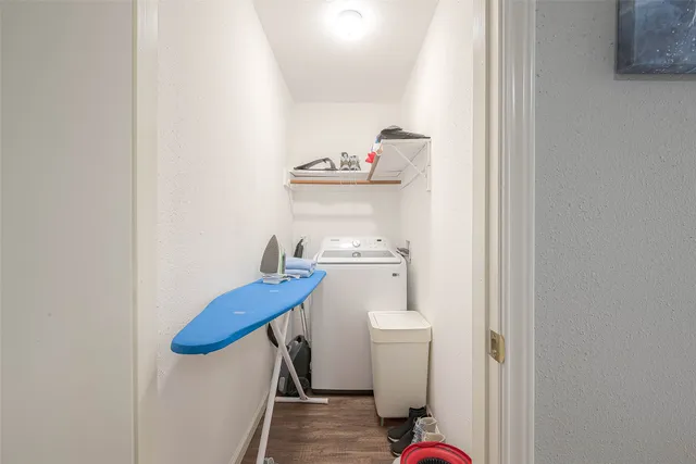 $1,350 | 2121 Fountain View Drive, Unit 15, Houston, TX 77057