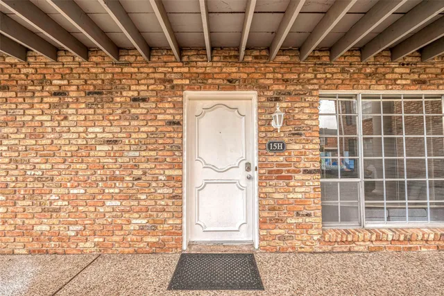 $1,350 | 2121 Fountain View Drive, Unit 15, Houston, TX 77057