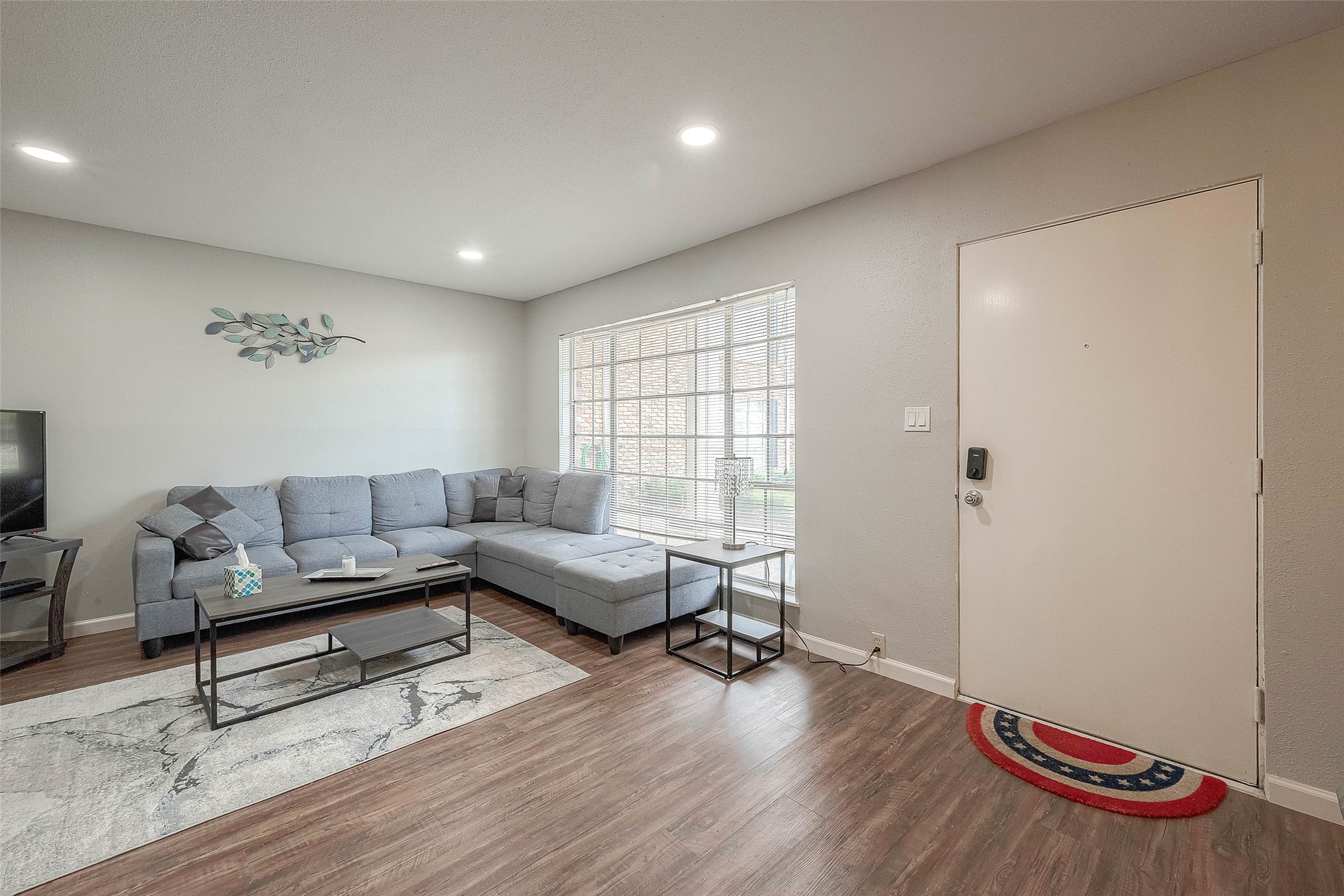 2121 Fountain View Drive, Unit 15 Houston, TX 77057 - Photo 4 of 27