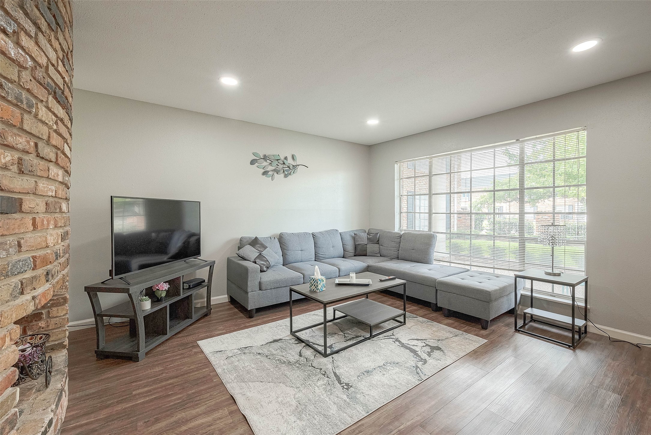 2121 Fountain View Drive, Unit 15 Houston, TX 77057 - Photo 6 of 27