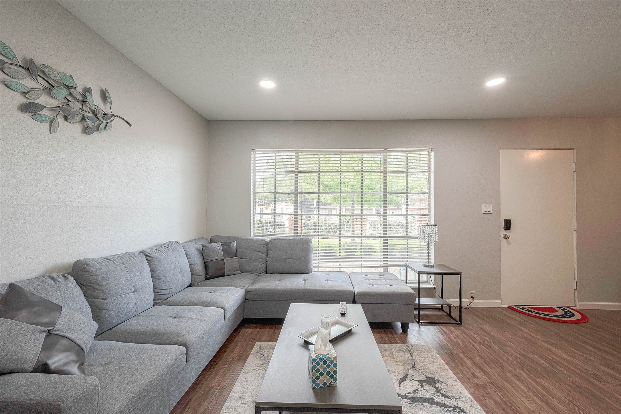 2121 Fountain View Drive, Unit 15 Houston, TX 77057 - Photo 7 of 27