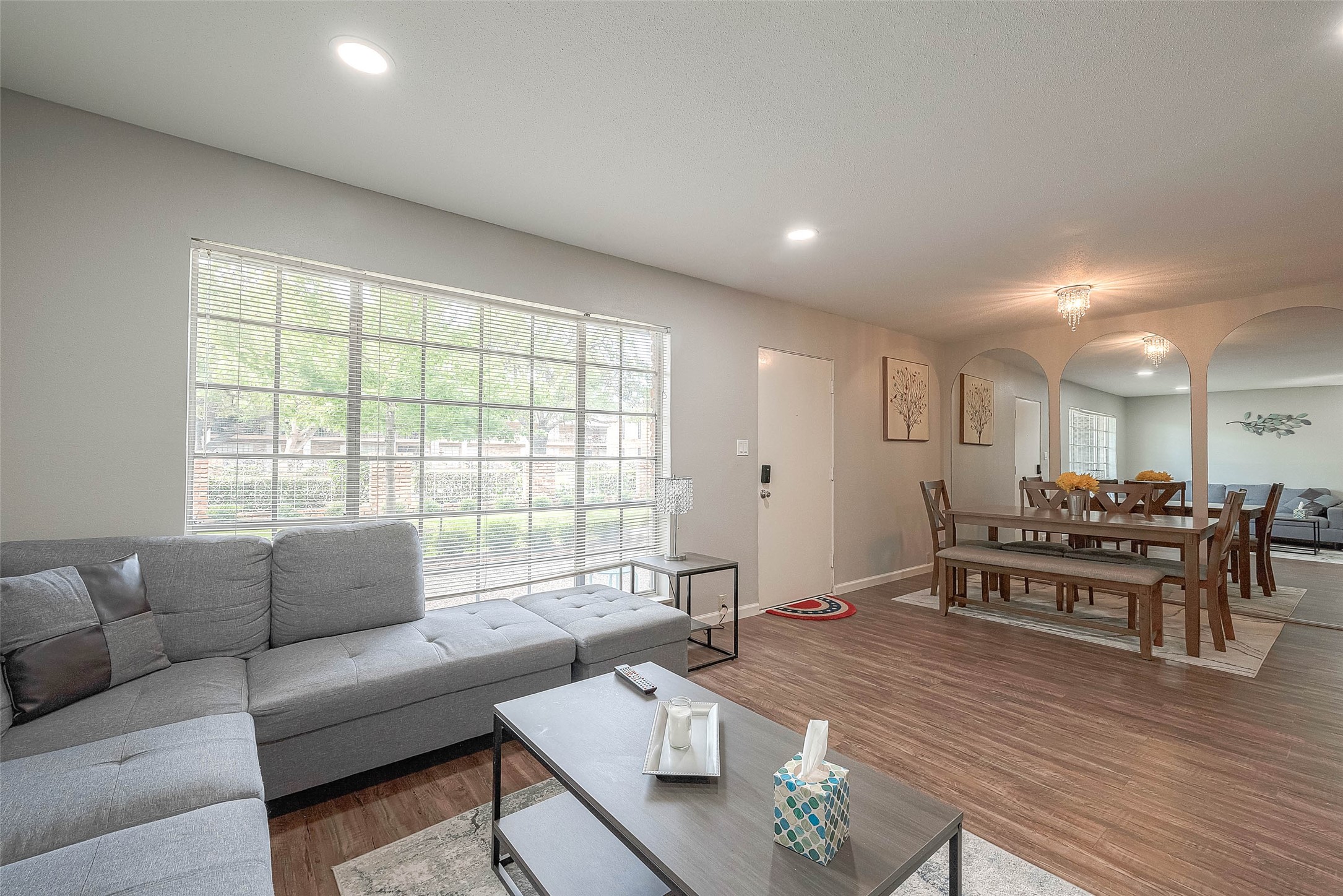 2121 Fountain View Drive, Unit 15 Houston, TX 77057 - Photo 8 of 27