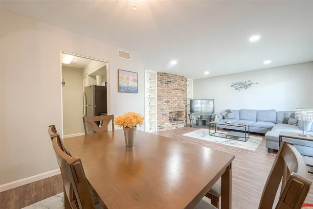 $1,350 | 2121 Fountain View Drive, Unit 15, Houston, TX 77057