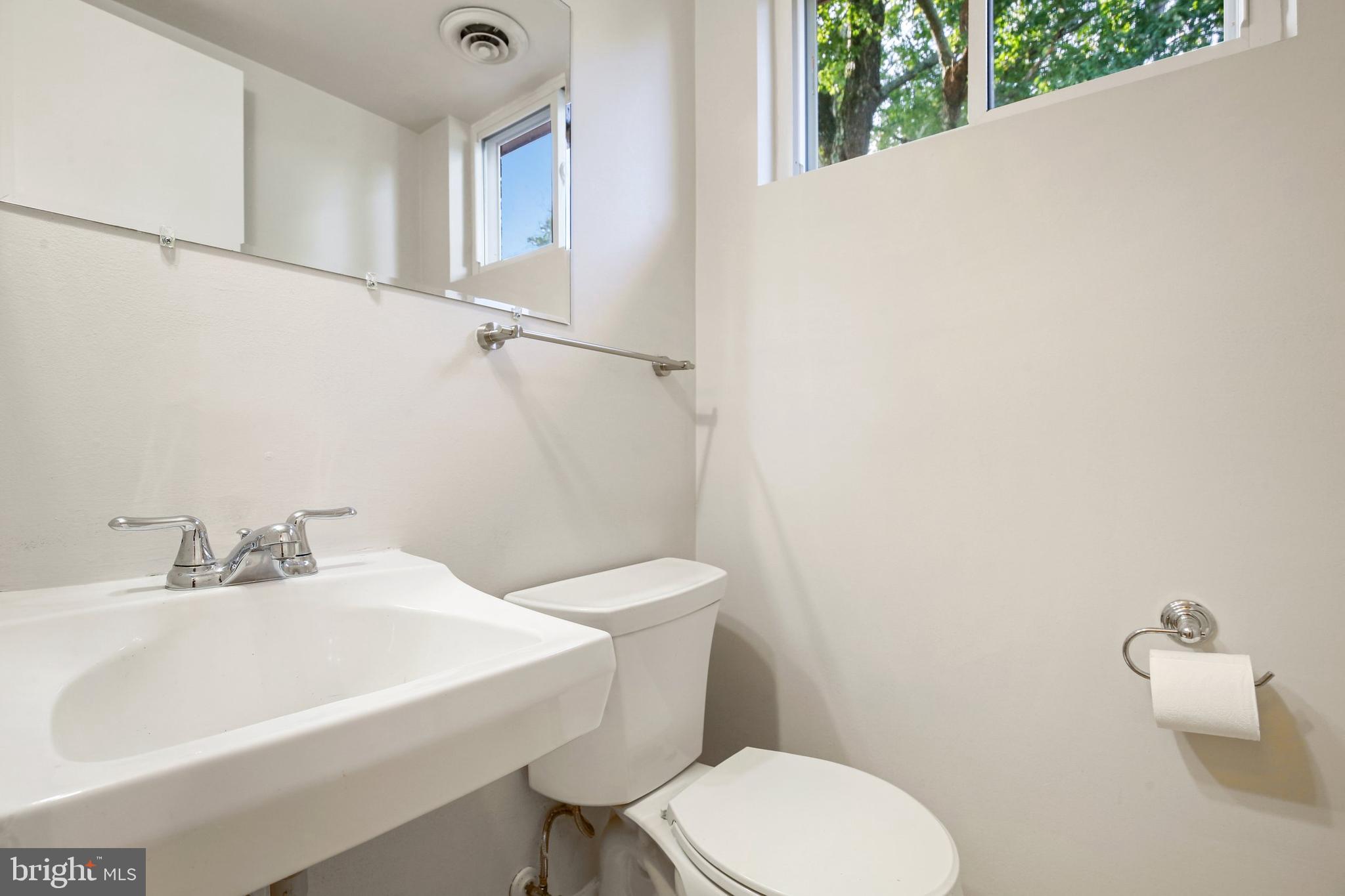 112 Bluff Terrace Silver Spring, MD 20902 - Photo 31 of 45 Gallery Image 31