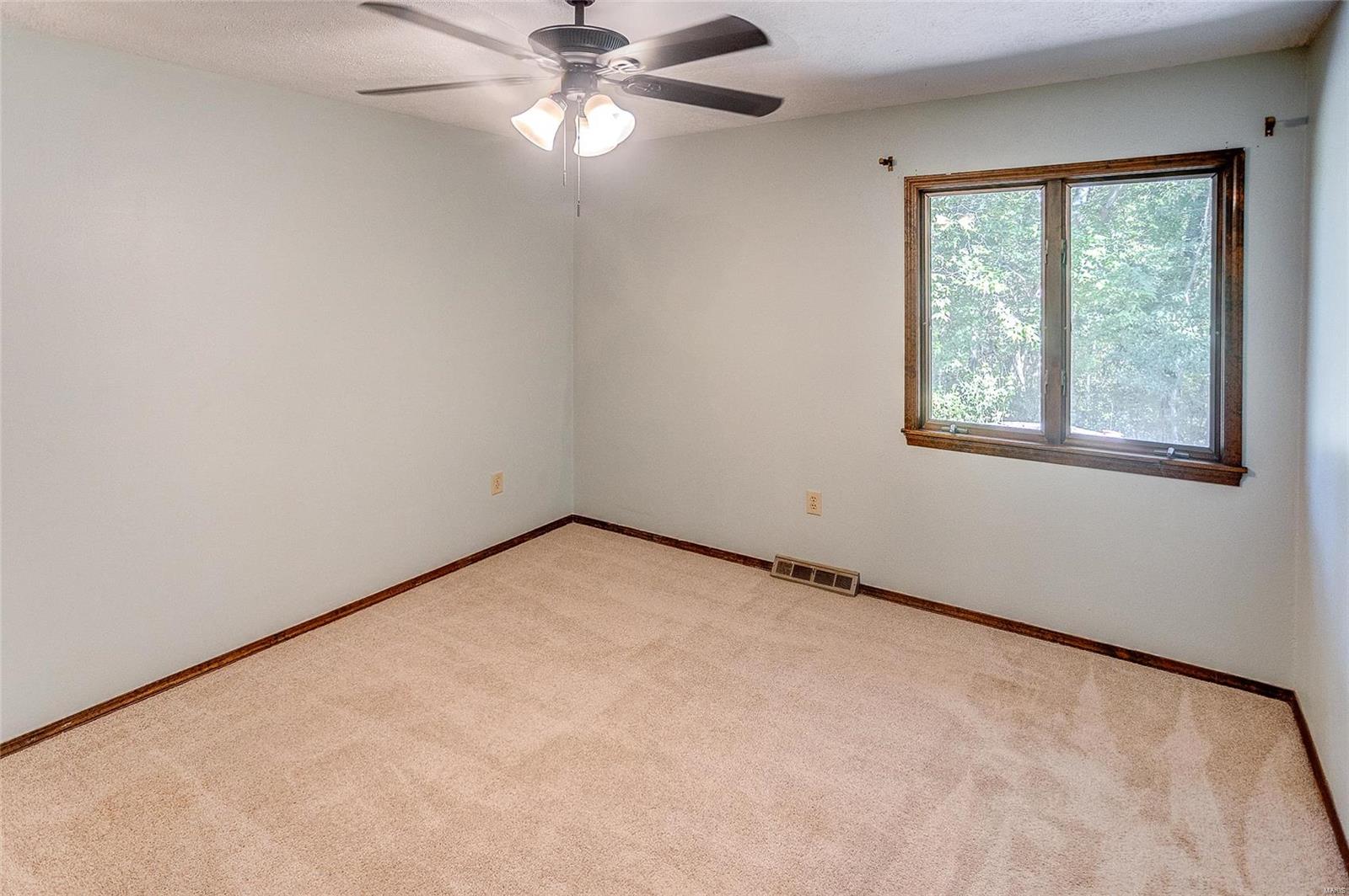 14633 Sportsmen Road Trenton, IL 62293 - Photo 23 of 50