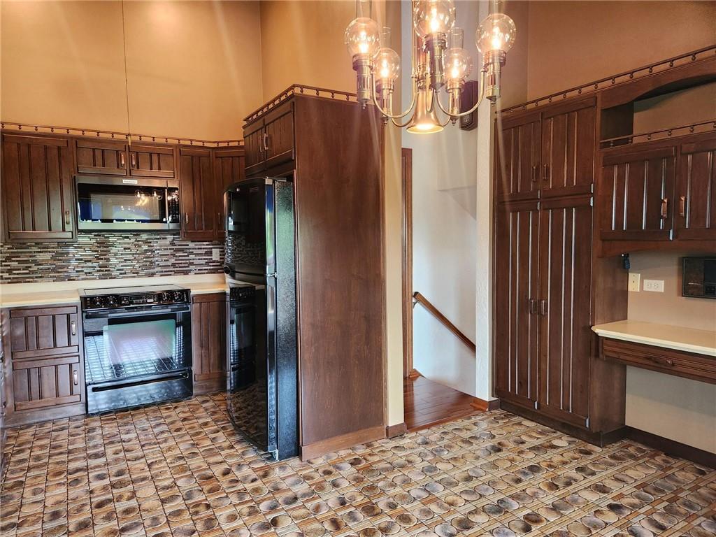 132 Ridge Drive Apollo, PA 15613 - Photo 5 of 37 a view of a kitchen from the hallway