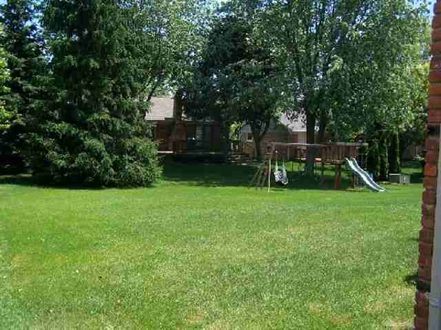 2085 Cumberland Road Rochester, MI 48307 - Photo 15 of 15 31017648-14.JPG