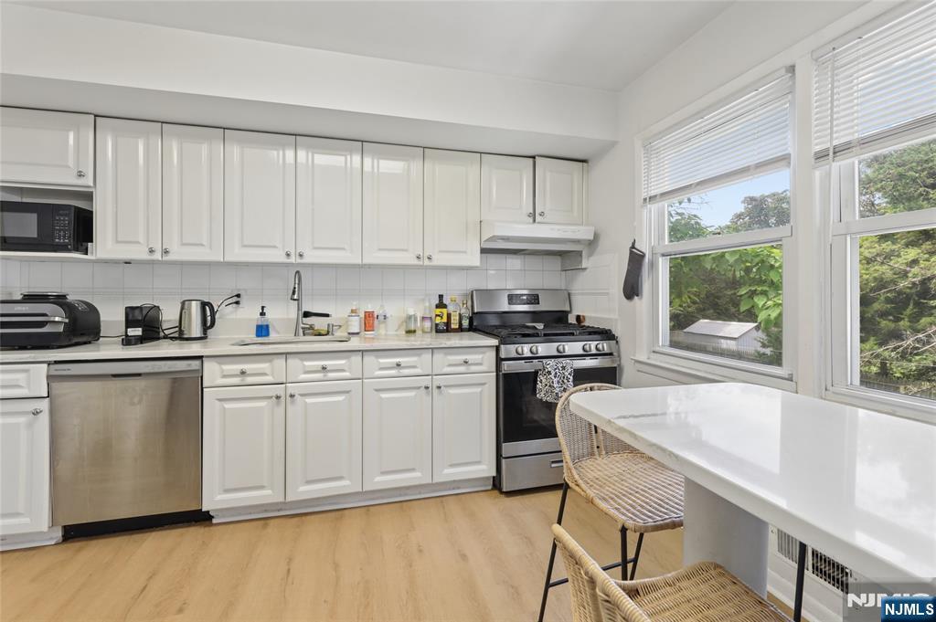 195 4th Street Cresskill, NJ 07626 - Photo 9 of 23