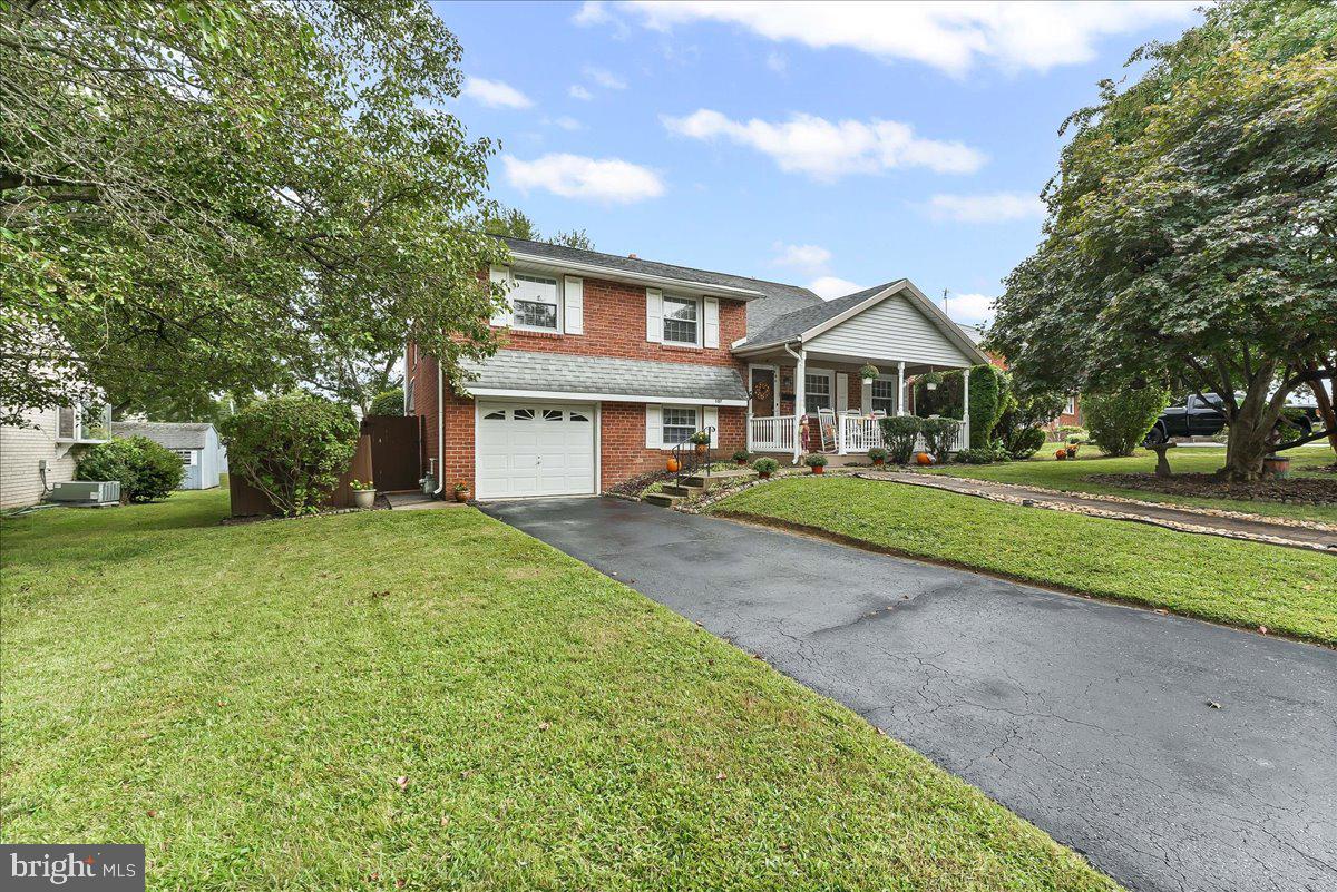 107 Cambridge Road Brookhaven, PA 19015 - Photo 2 of 31