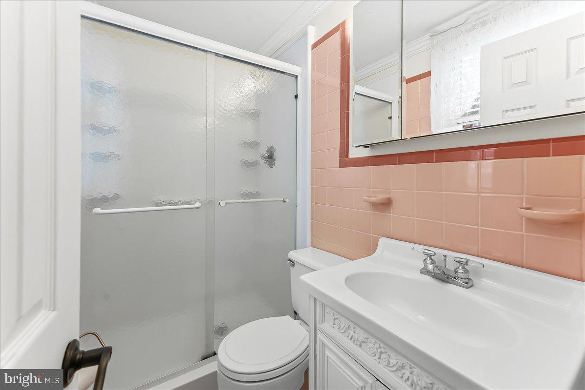 107 Cambridge Road Brookhaven, PA 19015 - Photo 27 of 31