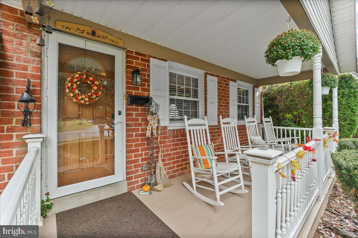 107 Cambridge Road Brookhaven, PA 19015 - Photo 3 of 31