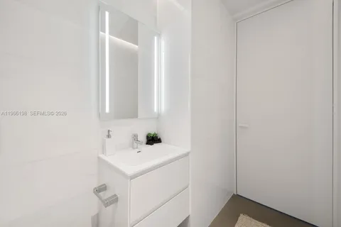 $3,650,000 | 2000 South Ocean Drive, Unit 25B, Hallandale Beach, FL 33009