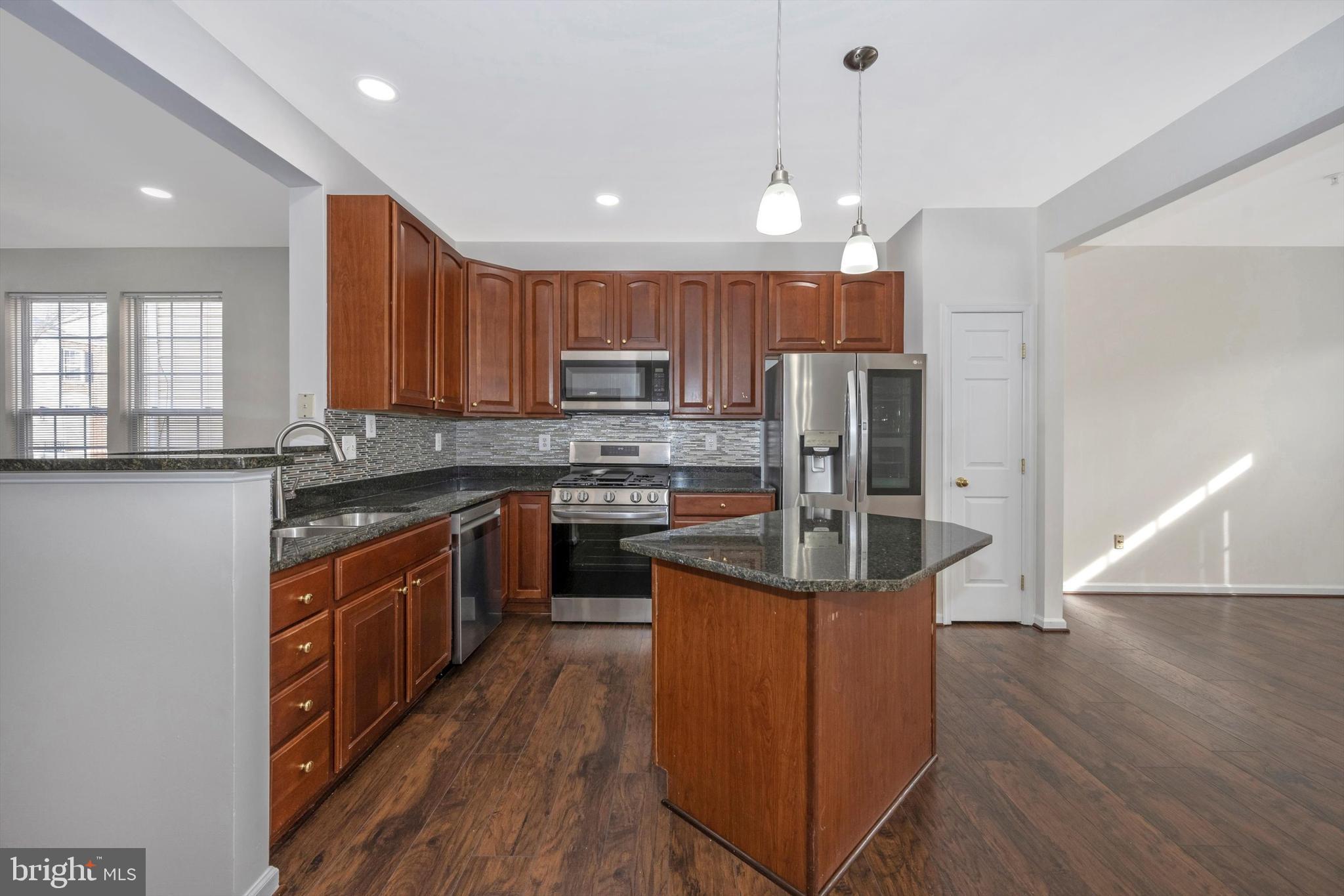 13924 Lullaby Road Germantown, MD 20874 - Photo 6 of 54 KITCHEN