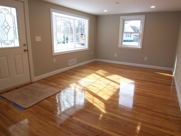 15 MacArthur Road Beverly, MA 01915 - Photo 5 of 30 Gallery Image 5