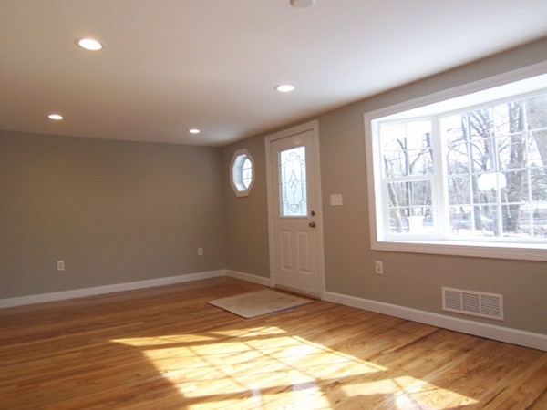 15 MacArthur Road Beverly, MA 01915 - Photo 6 of 30 Gallery Image 6