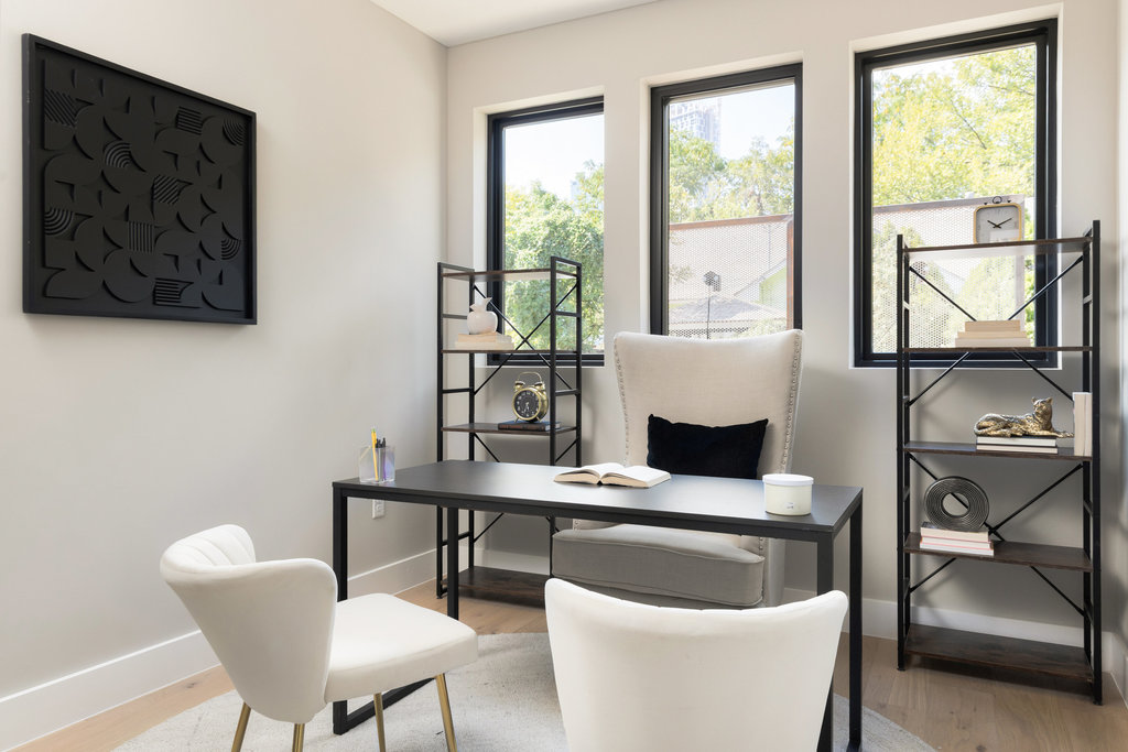 1401 East 3rd Street, Unit 1 Austin, TX 78702 - Photo 18 of 40 Office area featuring baseboards and light wood-style floors