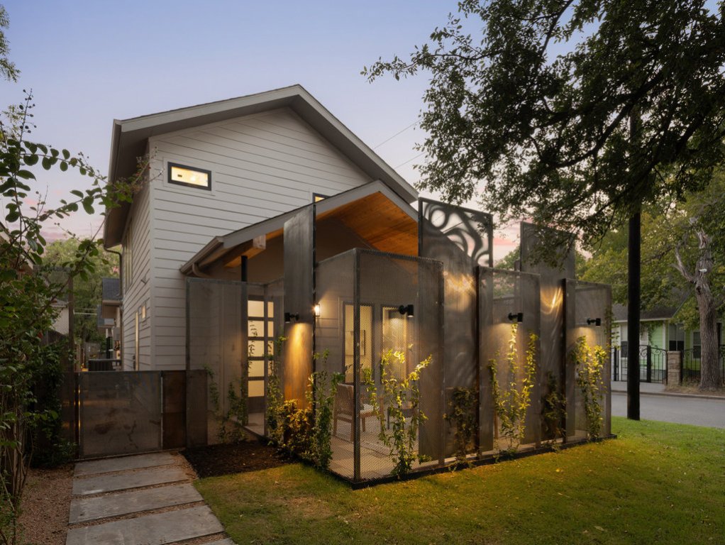 1401 East 3rd Street, Unit 1 Austin, TX 78702 - Photo 2 of 40 View of front of house featuring a gate