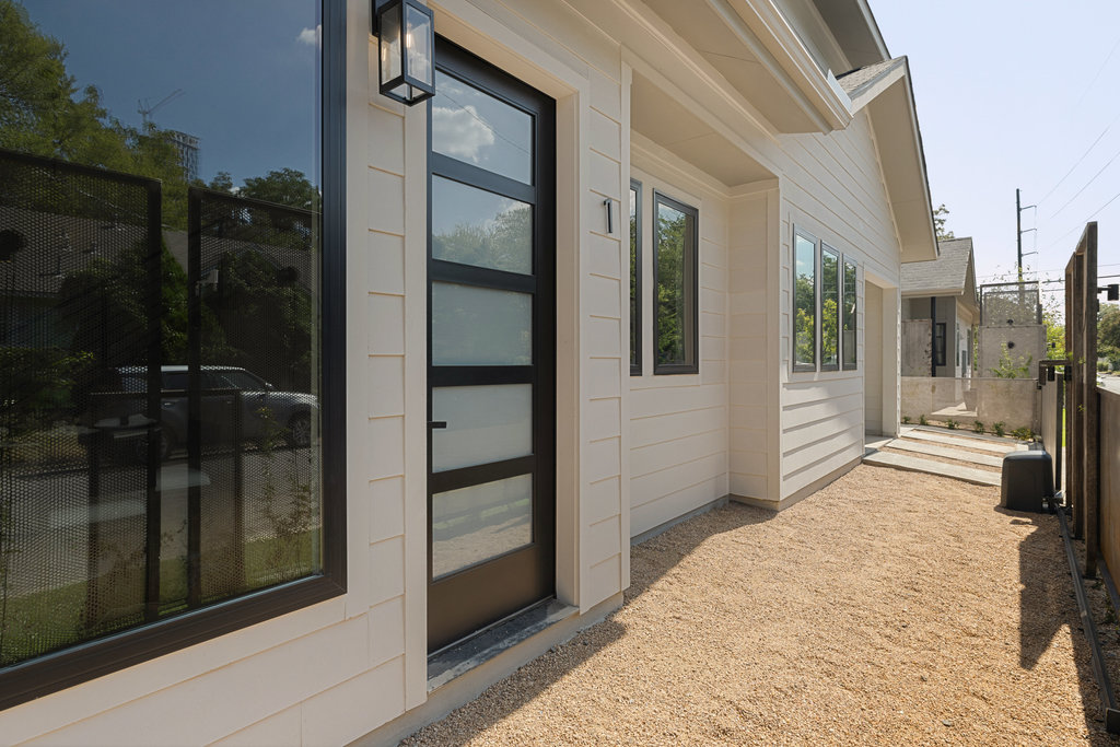 1401 East 3rd Street, Unit 1 Austin, TX 78702 - Photo 30 of 40 View of property exterior